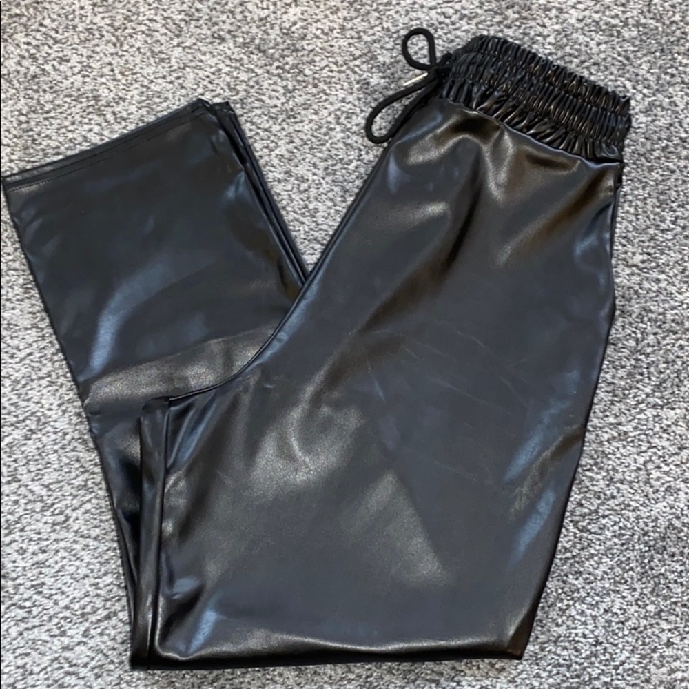 PrettyLittleThing Pants - Picture 2 of 5